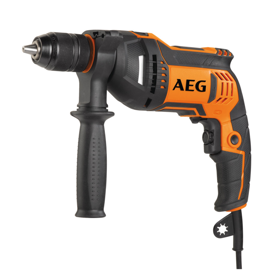 AEG ütvefúró 705W táskával